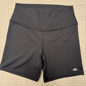 Alo Yoga biker shorts